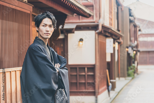 Quadro su tela 着物　和服　若い男性