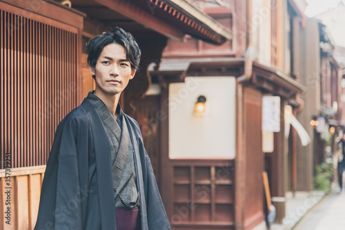 Quadro su tela 着物　和服　若い男性