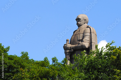 Foto Bismarck Monument in Hamburg, Germany, is a largest memorial sculpture dedicated
