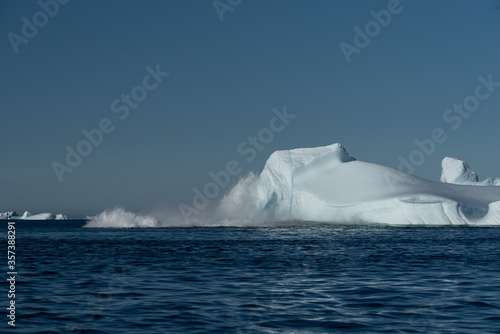 Retournement d icebergs  Groenland.