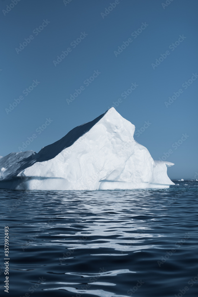 Icebergs dans la baie de Disko, Groenland. Icebergs dans la baie de Disko, Groenland.