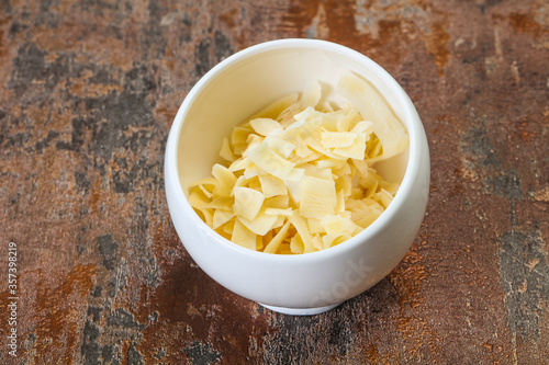 Coconut dry chips in the bowl