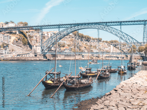 Luis I bridge and Douro river, Porto, Portugal © Pabkov