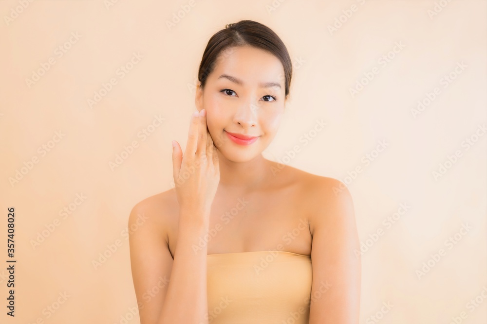Portrait beautiful young asian face woman with beauty spa concept Portrait beautiful young asian face woman with beauty spa concept