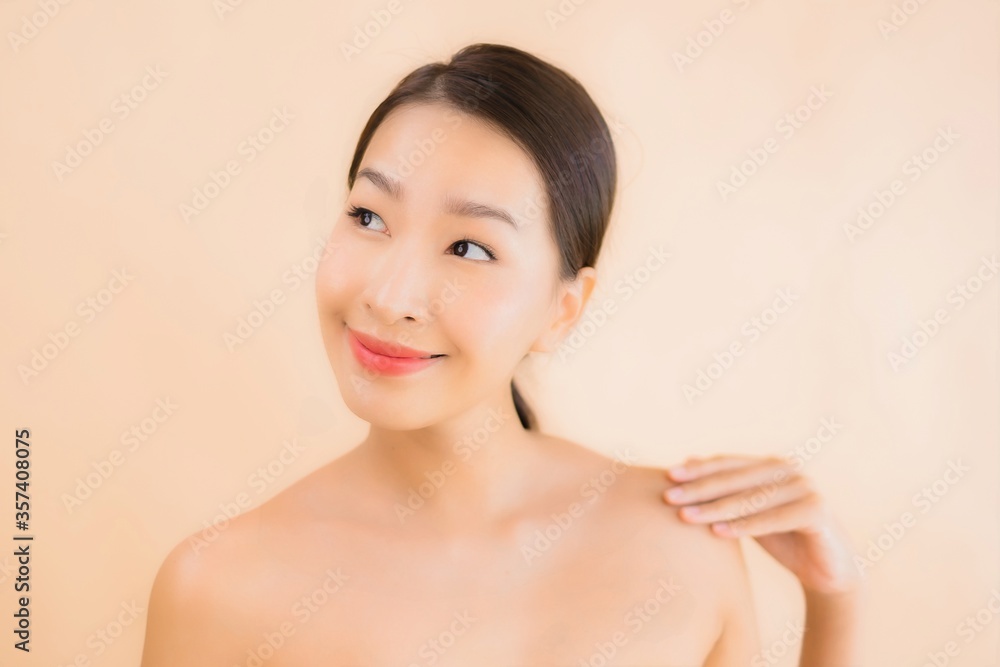 Portrait beautiful young asian face woman with beauty spa concept Portrait beautiful young asian face woman with beauty spa concept