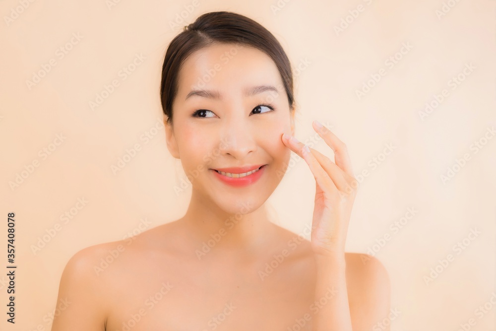 Portrait beautiful young asian face woman with beauty spa concept Portrait beautiful young asian face woman with beauty spa concept