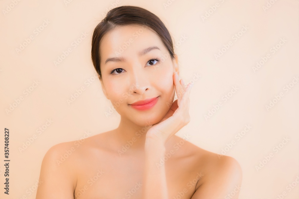 Portrait beautiful young asian face woman with beauty spa concept Portrait beautiful young asian face woman with beauty spa concept