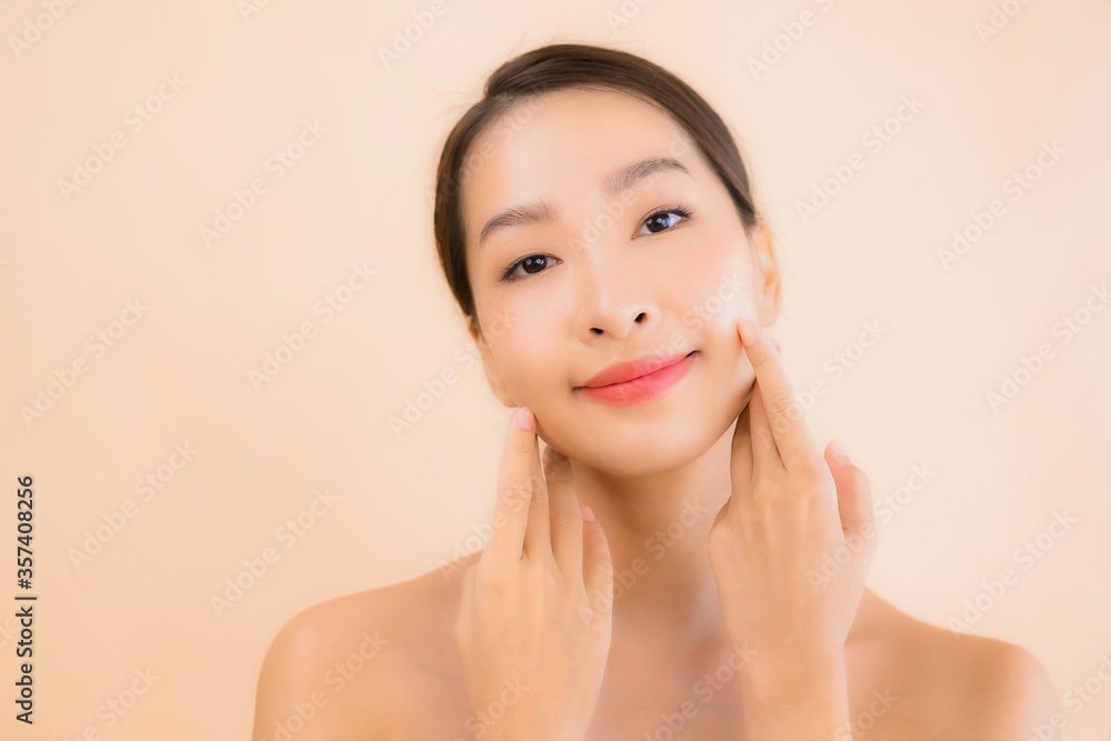Portrait beautiful young asian face woman with beauty spa concept Portrait beautiful young asian face woman with beauty spa concept