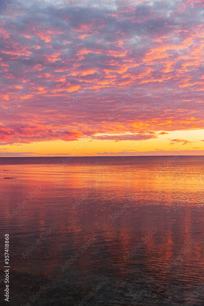 Schöner Sonnenuntergang am Meer Schöner Sonnenuntergang am Meer