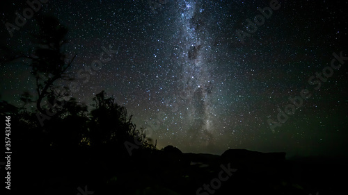 Fotografiet The Milky Way in the mountains of the Grampians National Park in  Victoria, Australia at a clear starry night in summer