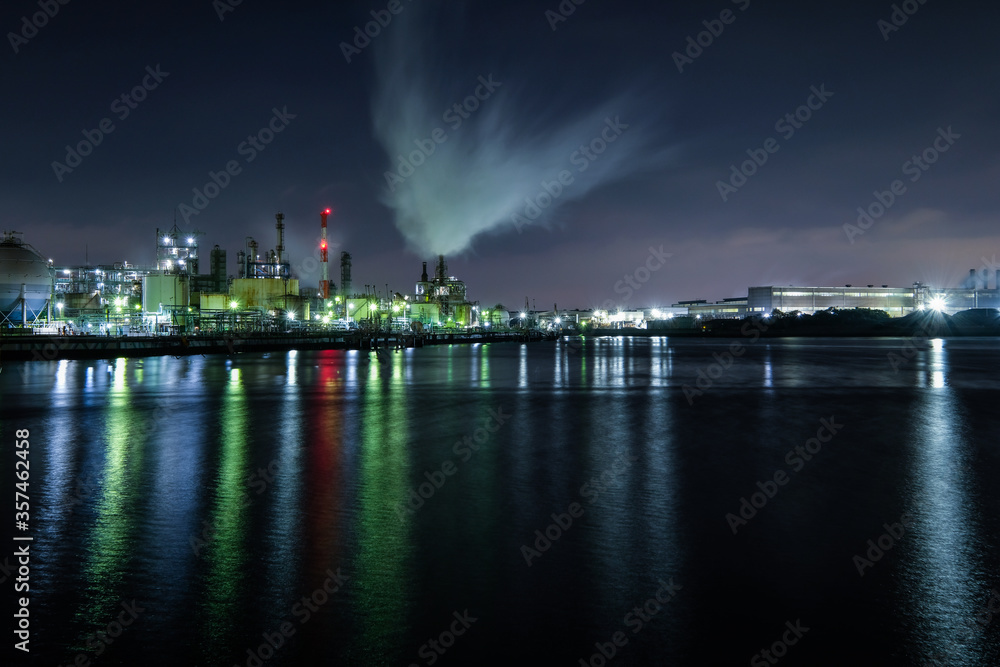 Fototapeta premium 神奈川県川崎の工場夜景