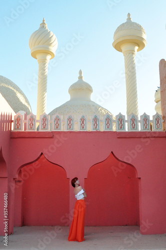 Fényképezés Girl near beautiful building in Sharm El-Sheikh, Egypt
