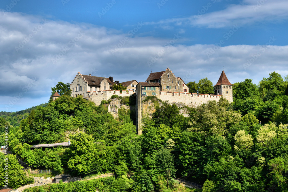 Schloss Laufen-Uhwiesen am Rheinfall bei Schaffhausen in der Schweiz 20.5.2020