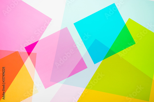 多色の四角形の構成