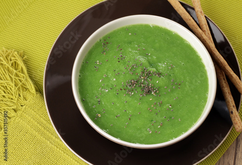 green cream soup with chia