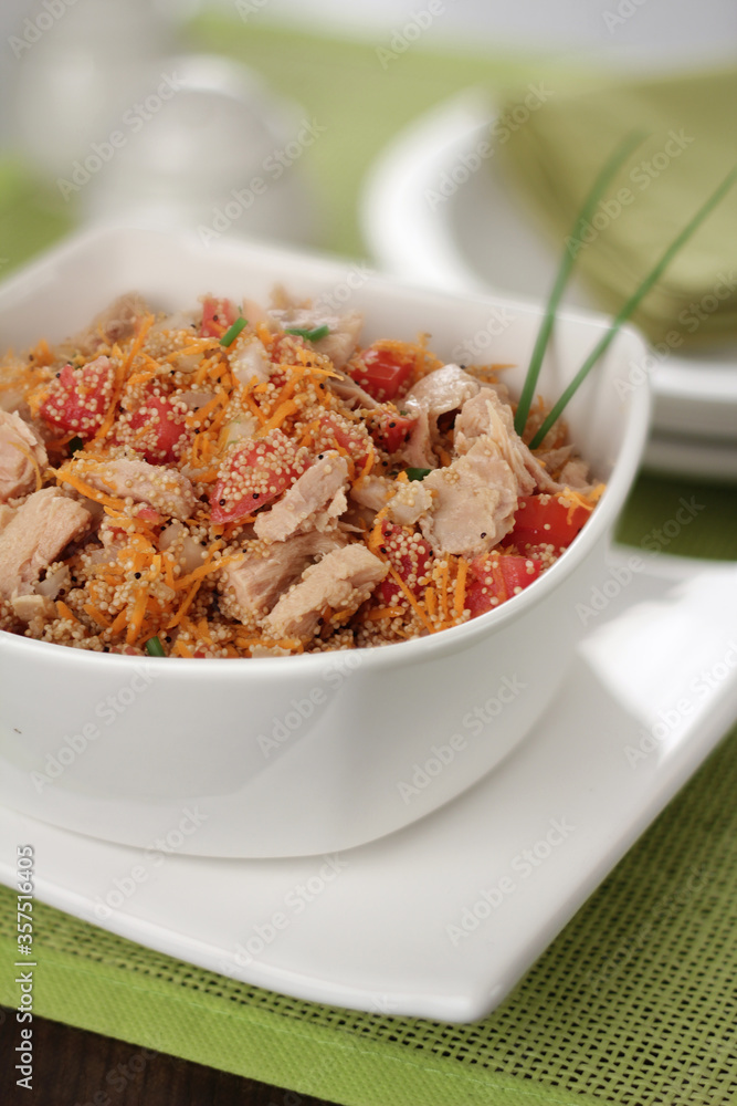 tuna salad with amaranth, carrots, tomatoes and chives
tuna salad with amaranth, carrots, tomatoes and chives