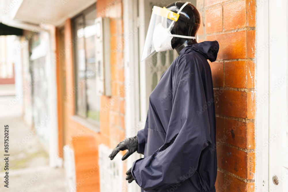 Naklejka premium Biosecurity implements, covered mouths, in the city