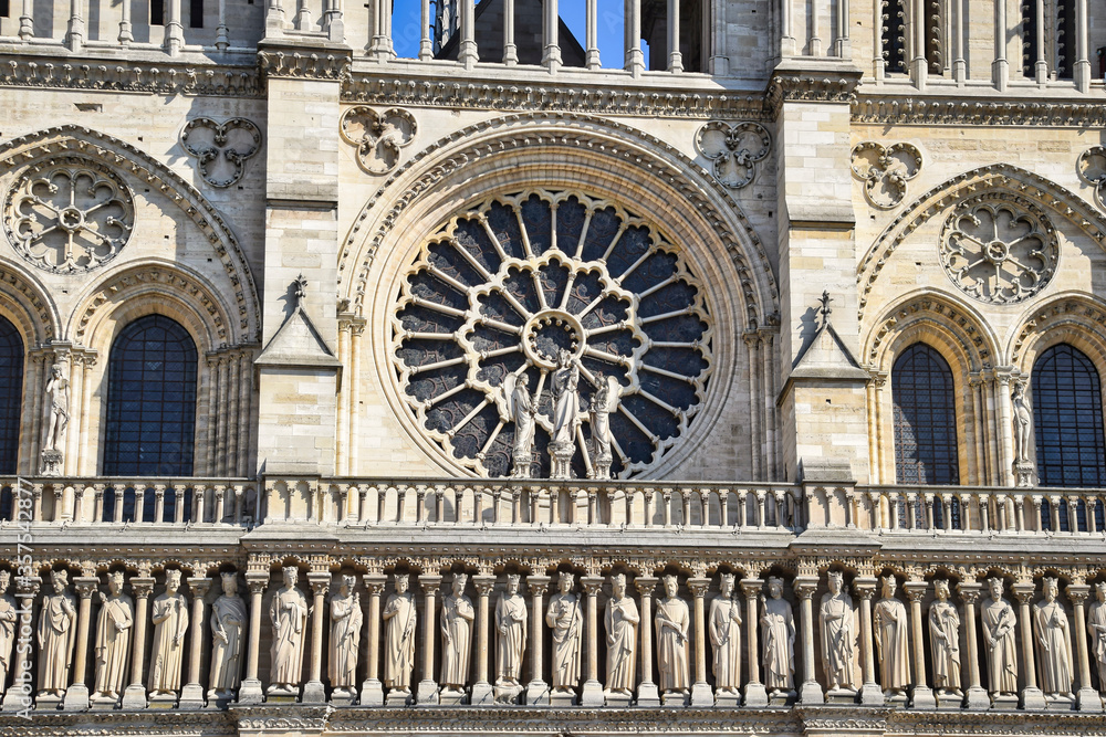 Fachada catedral de Notre Dame en Paris