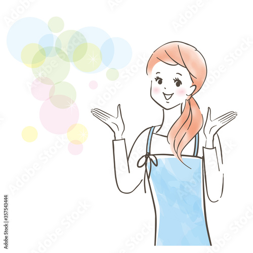 エプロンを着た笑顔のかわいい女性が説明している様子/節約のイメージ/パステル画/手描きのイラスト