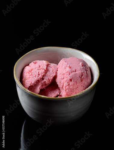 berry ice cream without sugar