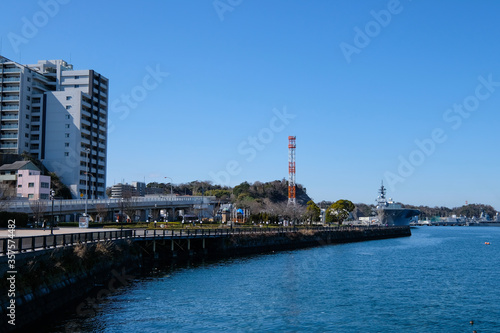神奈川県の横須賀港 © kazu8