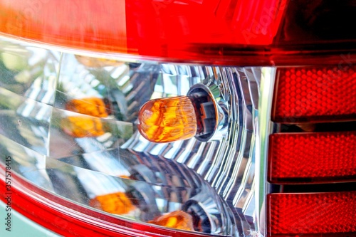 Red forgetting car lantern yellow light bulb silver reflector