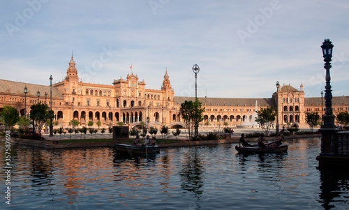 The Plaza de España is an architectural complex located in the María Luisa park in the city of Seville, Ibero-American Exposition, 1929, Well of Cultural 