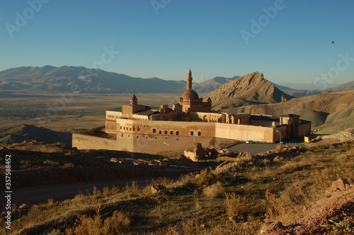 Ishak Pasha Palace im Abendrot