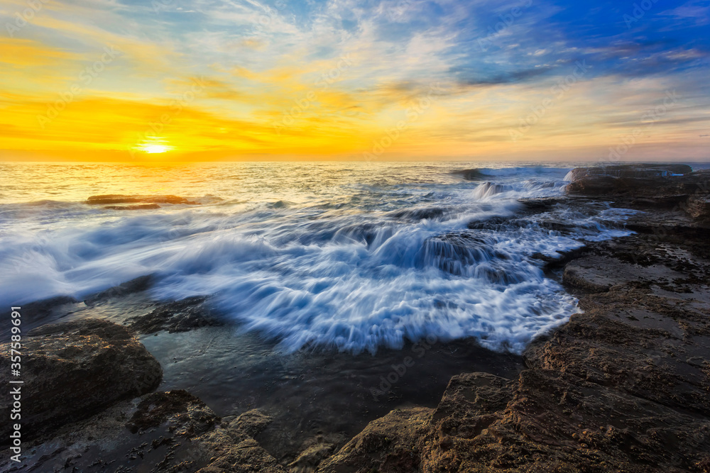 Sea TB Rocks Dawn SE Wave Sea TB Rocks Dawn SE Wave