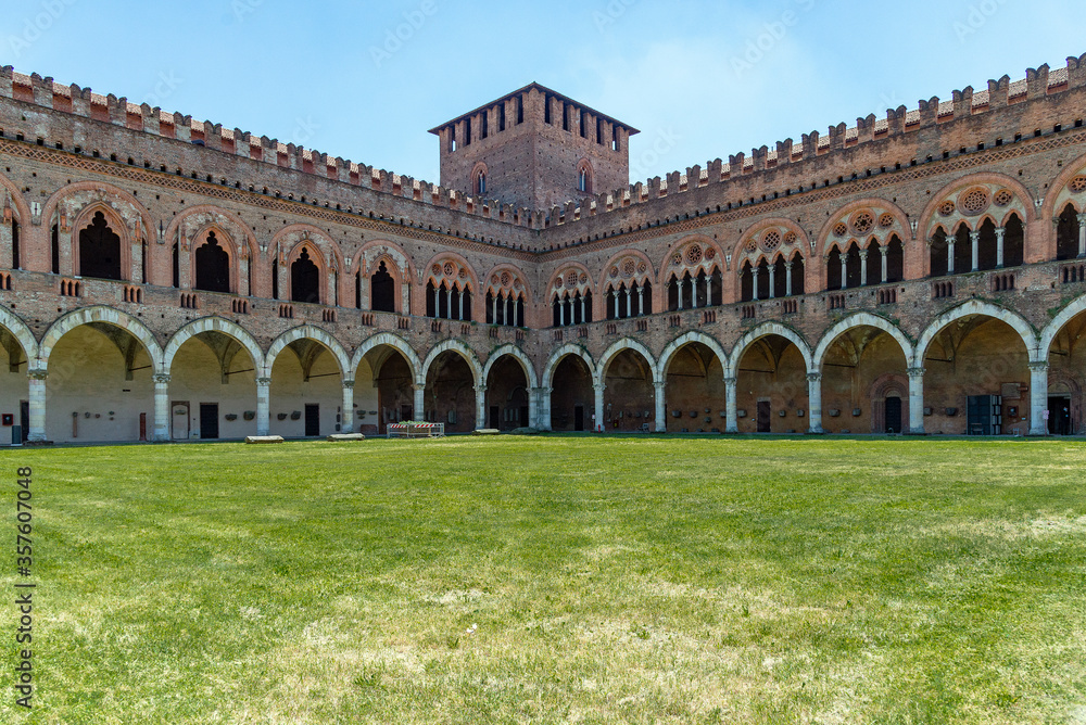 Castello di Pavia 2