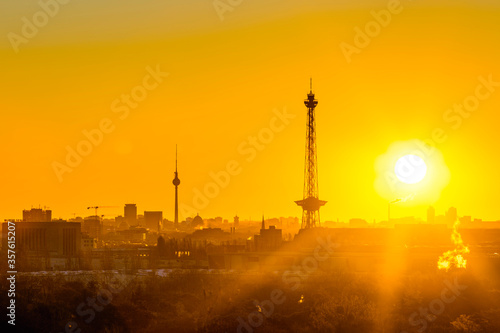 Obraz na płótnie Berlin sunrise cityscape view with television tower and radio tower w salonie