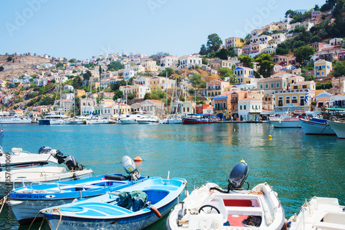 Fototapeta Naklejka Na Ścianę i Meble -  Bonita isla de Symi cerca de Rodas en Grecia