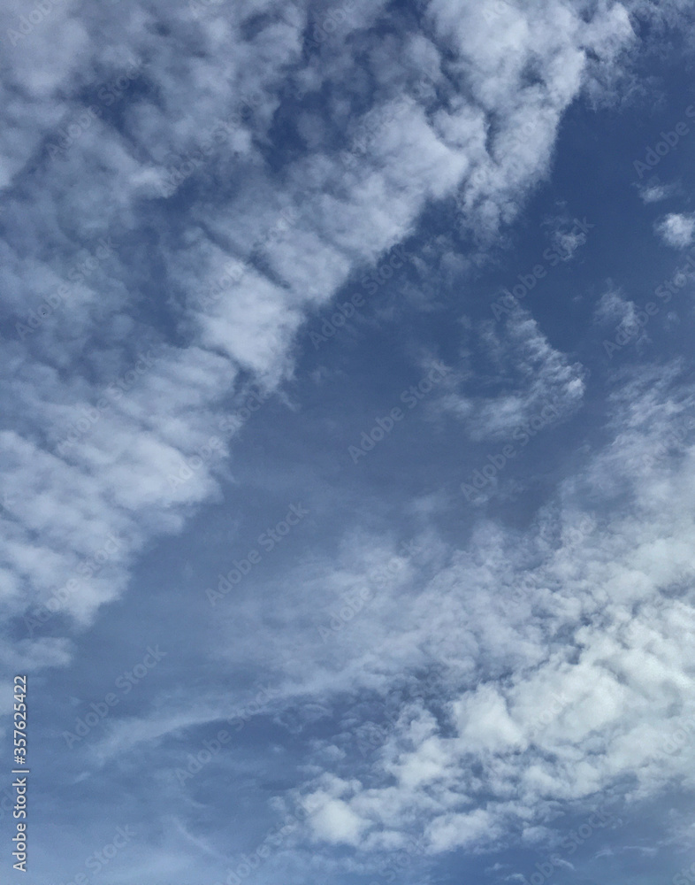 Obraz premium Cloudy Blue Sky Windy Day Background