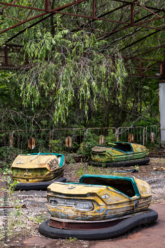 Abandoned attraction. Old rusty cars © Oleksandr