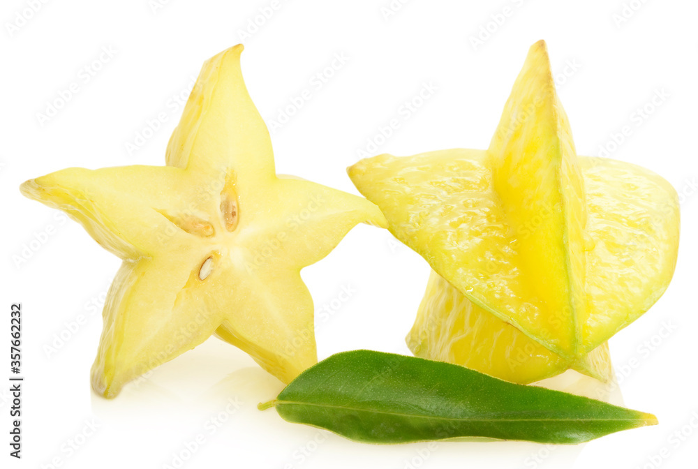 Fototapeta premium star fruit isolated on white background