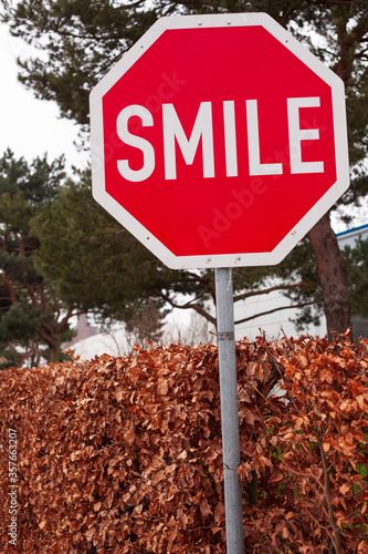 фотографія Smile road sign