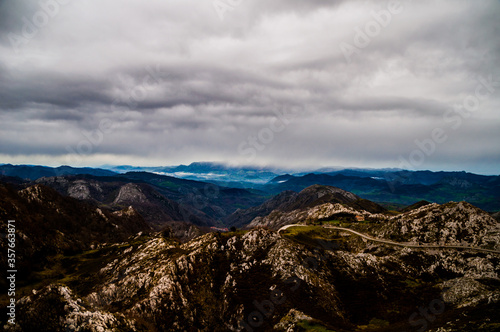Desde los altos en pleno parque nacional de los Picos de Europa. © TORI