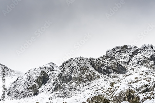 Wallpaper Mural Rock formation in the snow Torontodigital.ca