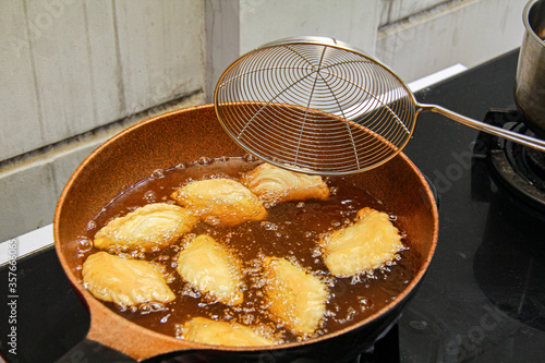 Curry puff is a deep fries food in Thailand.