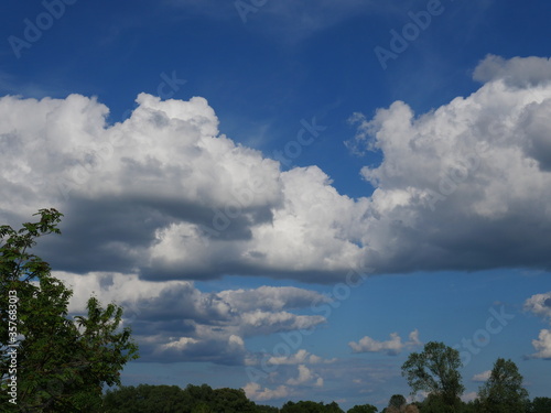 blue sky with clouds © Vitaly_MOKK