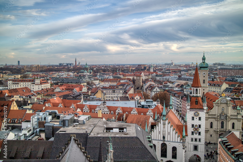 Fototapeta premium Panoramic urban landscape above historical part of Munich, Germany.