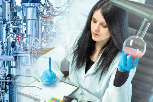 Laboratory assistant next t...