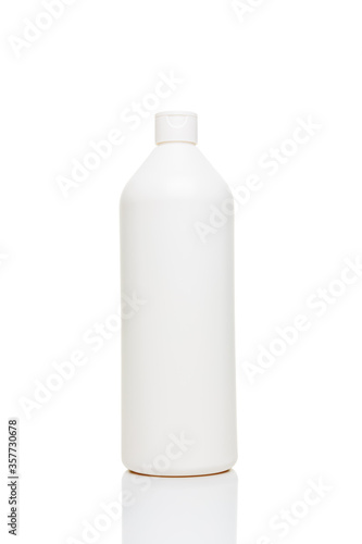 Photography Professional salon 1 litre shampoo, conditioner or lotion bottle isolated on whi