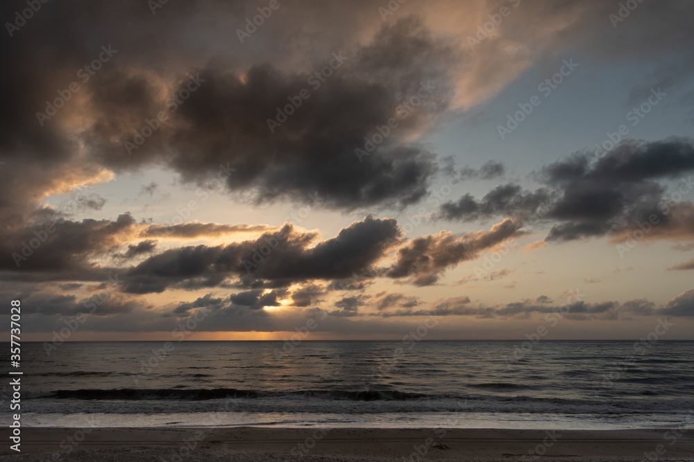 Fototapeta premium sunrise on the beach