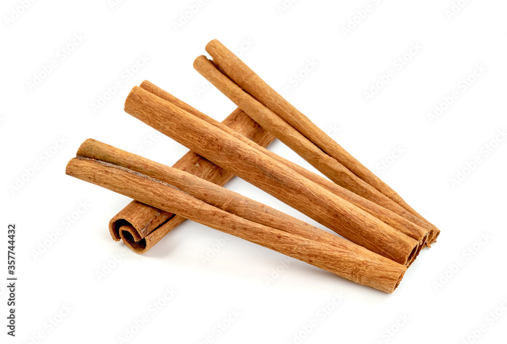 cinnamon sticks isolated on white background