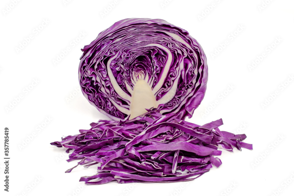 Fototapeta premium purple cabbage isolated on white background