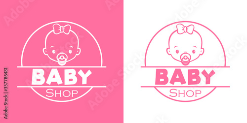 Concepto tienda de moda infantil. Logotipo lineal con texto Baby Shop en círculo con cara de bebé chica con chupete en fondo rosa y fondo blanco © teracreonte