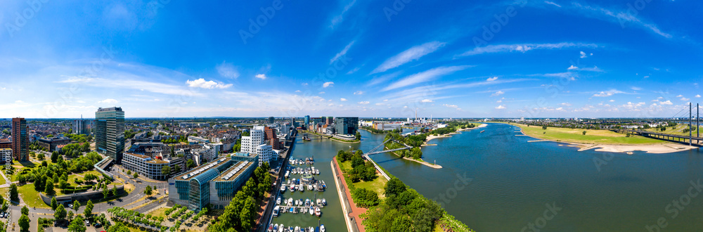 Fototapeta premium Medienhafen in Düsseldorf