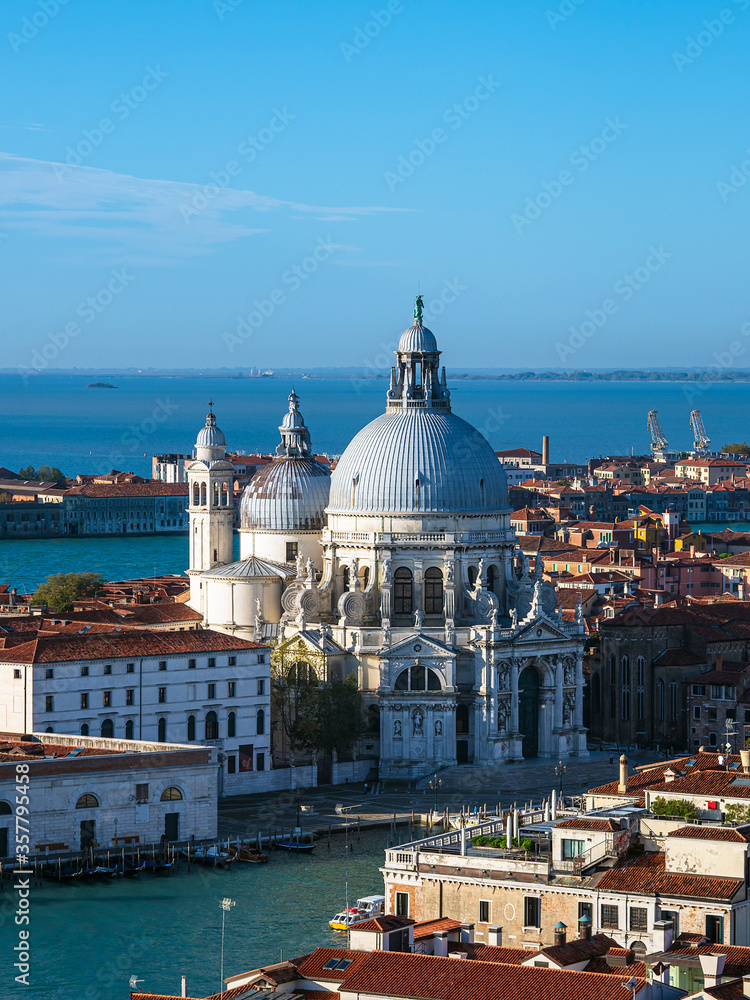 Blick auf die Kirche Santa Maria della Salute in Venedig, Italien