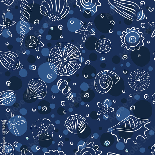 Seashells hand drawn vector seamless pattern in blue tones. illustration for babay and kids textille, paper and fabric. Cartoon and sketch stile